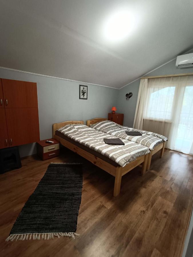 Tölgyfa Panzió Hotel Balatonszepezd Exterior foto