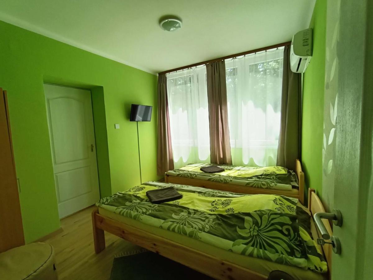 Tölgyfa Panzió Hotel Balatonszepezd Exterior foto