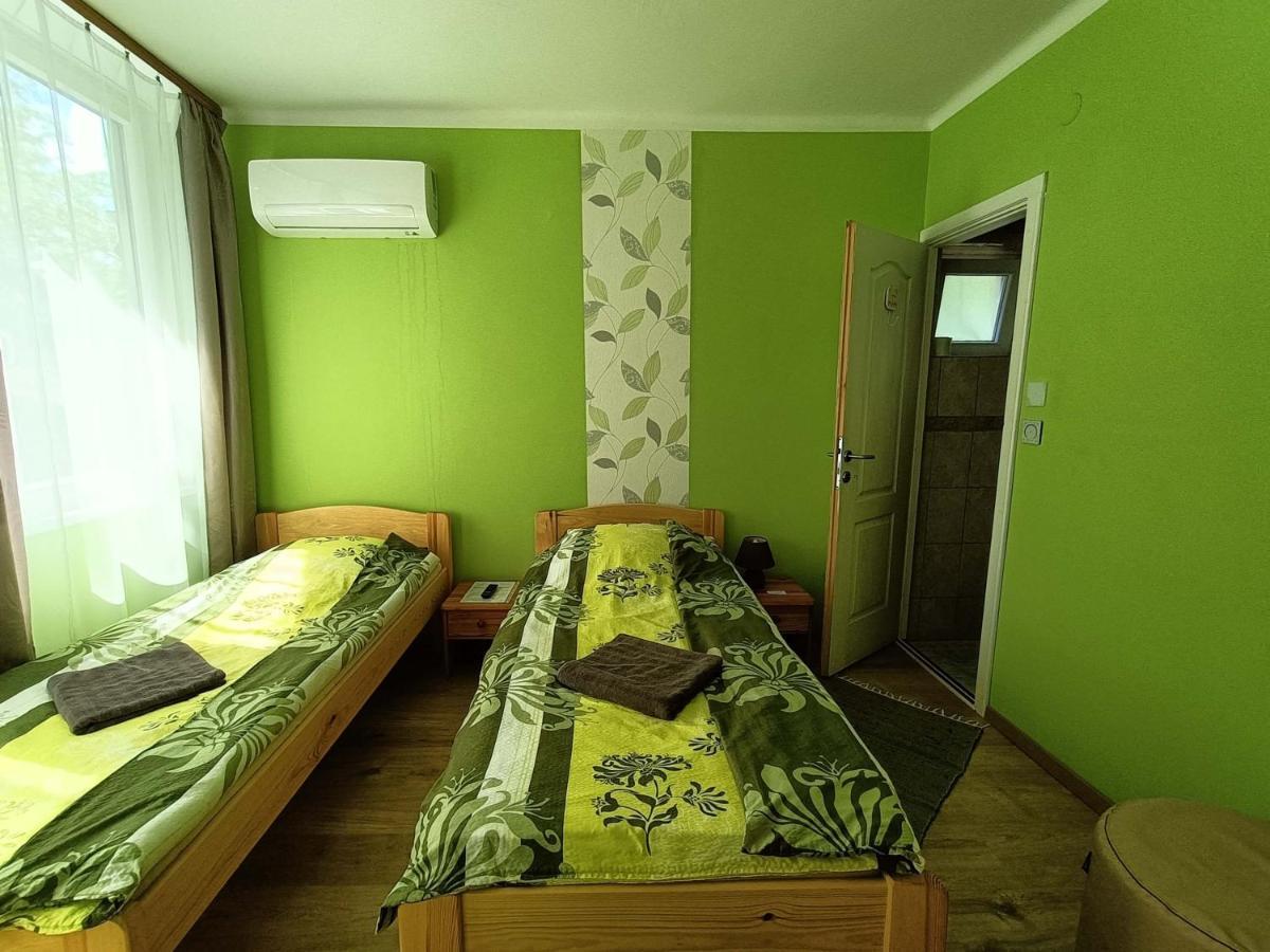 Tölgyfa Panzió Hotel Balatonszepezd Exterior foto